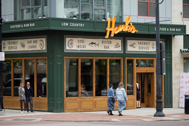 Apr 23, 2024; Columbus, OH, USA; Hank’s Low Country Seafood & Raw Bar recently opened at the corner of Gay and High downtown. Hank’s, which opened its first restaurant in Charleston, S.C., includes a lounge, expansive bar, dining room, raw bar and private dining room.